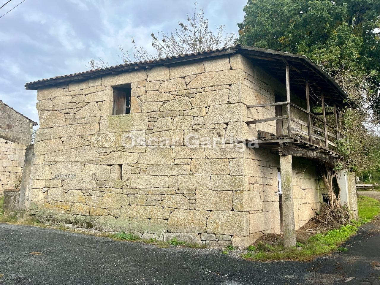 CASA PARA REFORMAR, MÁS SOLAR INDEPENDIENTE CON CASA EN RUINAS DE PIEDRA DEL PAÍS APROVECHABLE. LAIANTES DE ARRIBA, MASIDE, OURENSE (GALICIA)