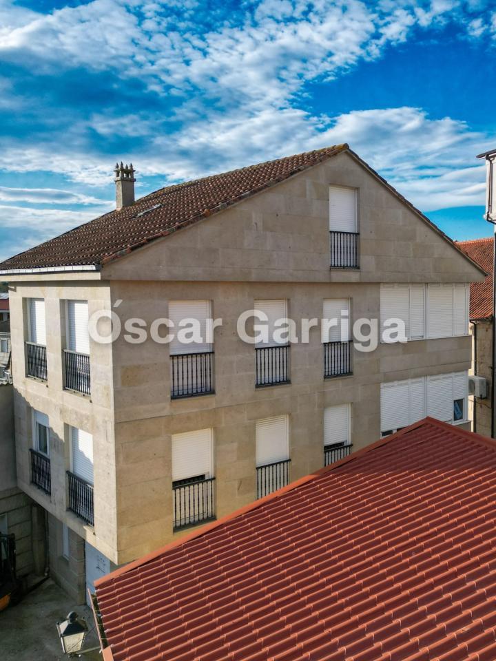 FANTÁSTICA VIVIENDA DE 412 M., CON BAJO, DOS PISOS Y ÁTICO. MATERIALES DE PRIMERA CALIDAD. EXCELENTE OPCIÓN PARA VIVIENDA VACACIONAL. CEA, OURENSE, GALICIA (SPAIN)