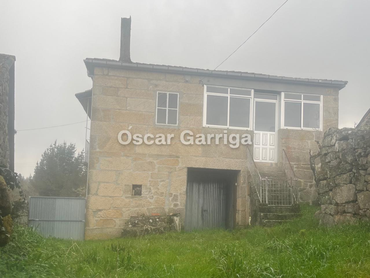 CASA RURAL, NECESITA POCA REFORMA PARA CONVERTIRLA EN UN INMUEBLE FANTÁSTICO. PATIO, ALMACEN AGRICOLA y FINCA DE 650 m2. FARAMONTAOS DE VIÑA, CEA, OURENSE (SPAIN)