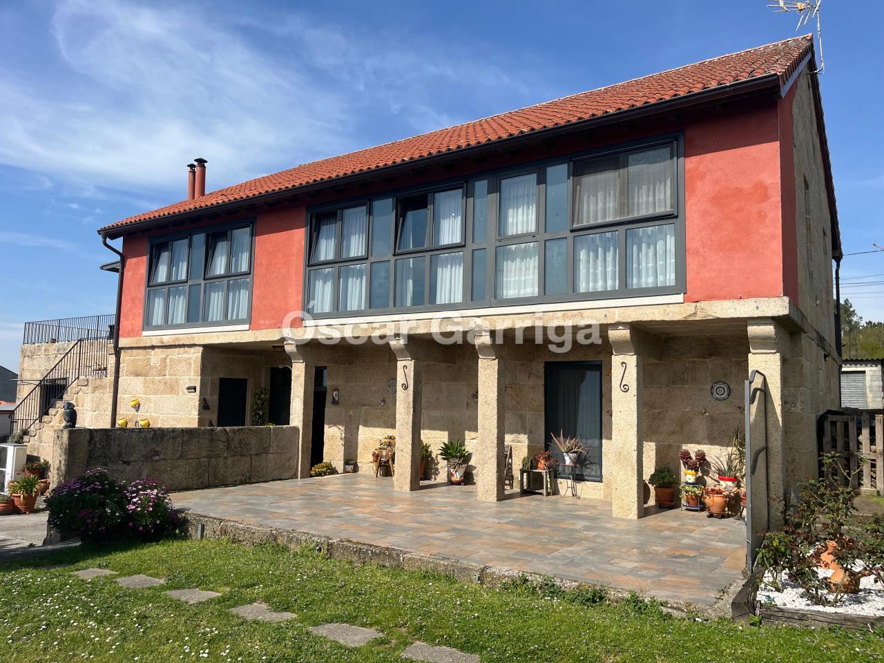 DELICIA DE CASA DE PUEBLO TRAS REFORMA INTEGRAL, 414 m2, CON JARDÍN Y CIERRE TOTAL PERIMETRAL. O BOLO, MASIDE, OURENSE (SPAIN).