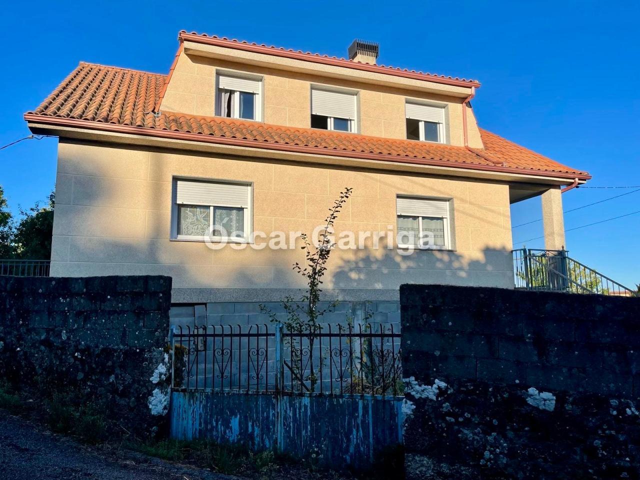 FANTÁSTICA CASA (266 m2) CON FINCA COLINDANTE (184 m2), EN PLENA NATURALEZA GALAICA. VILAR, PADRENDA, OURENSE (SPAIN).