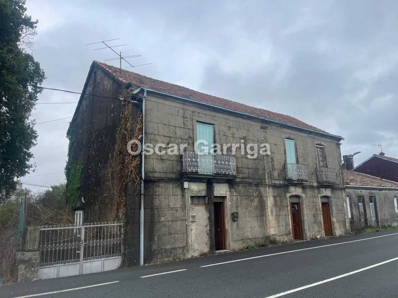 VIVIENDA DE DOS PLANTAS, LA BAJA PARA HABILITAR CON POCO DINERO, Y FINCA COLINDANTE DE 700 M2. STA. EULALIA DE CAMBA, RODEIRO (PONTEVEDRA)