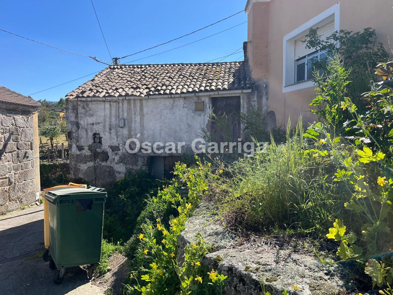 CASITA DE PUEBLO PARA REFORMAR ÍNTEGRAMENTE. LOBIOS (OURENSE).