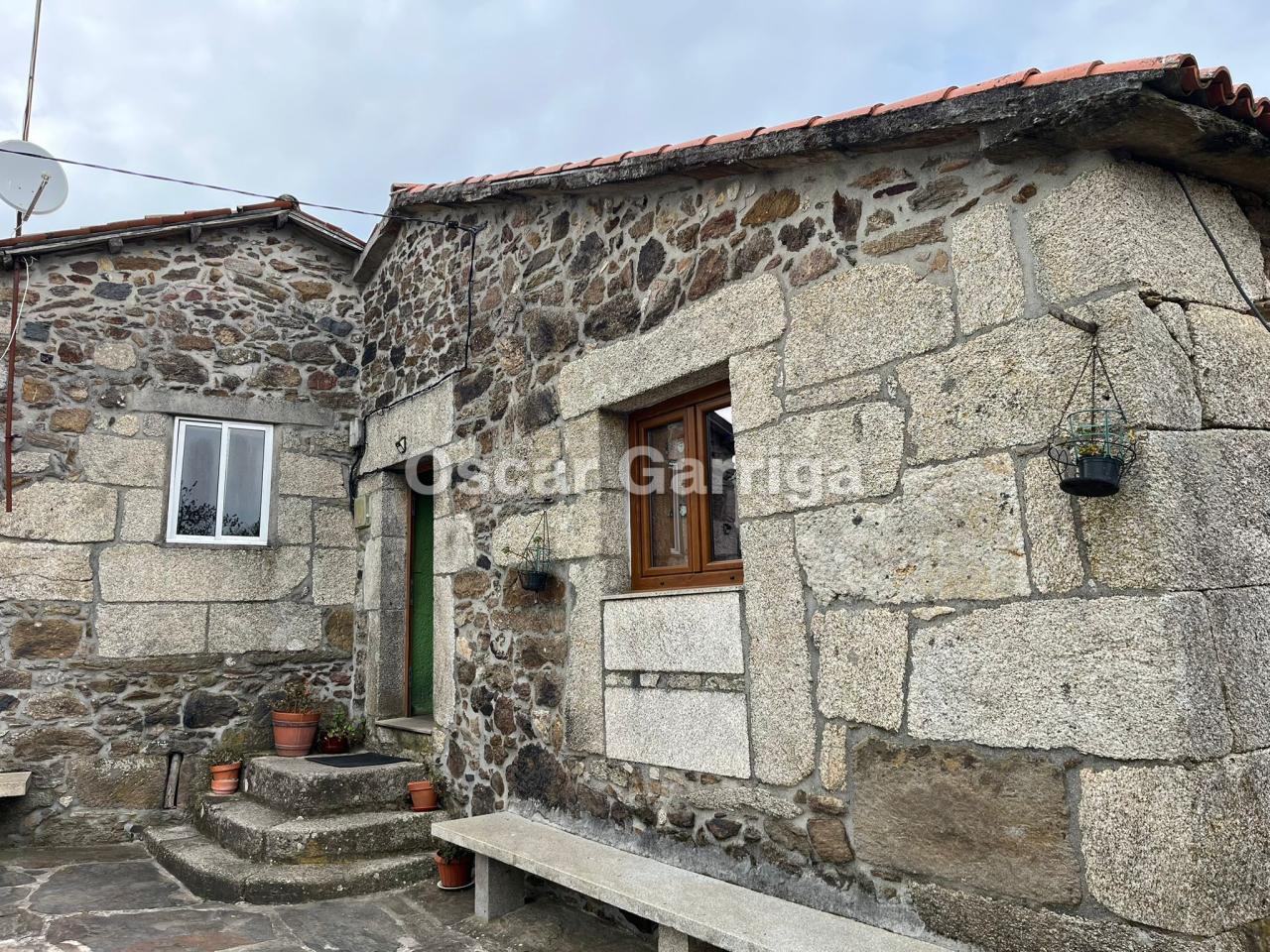 FANTÁSTICA PROPIEDAD COMPUESTA DE VIVIENDA, CAPILLA, PAJAR, HÓRREO,... DENTRO DE UNA FINCA DE 20.000 M2. CHANTADA, LUGO (SPAIN)